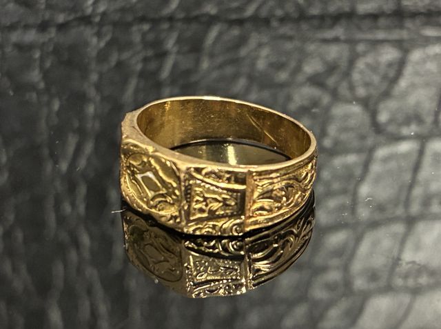Chevalière en or 18 carats 750 millièmes. En règle. Poids brut : ...