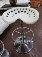 Paire de tabourets, modèle "faucheuse", d'après Fermigier, h… (photo 3)