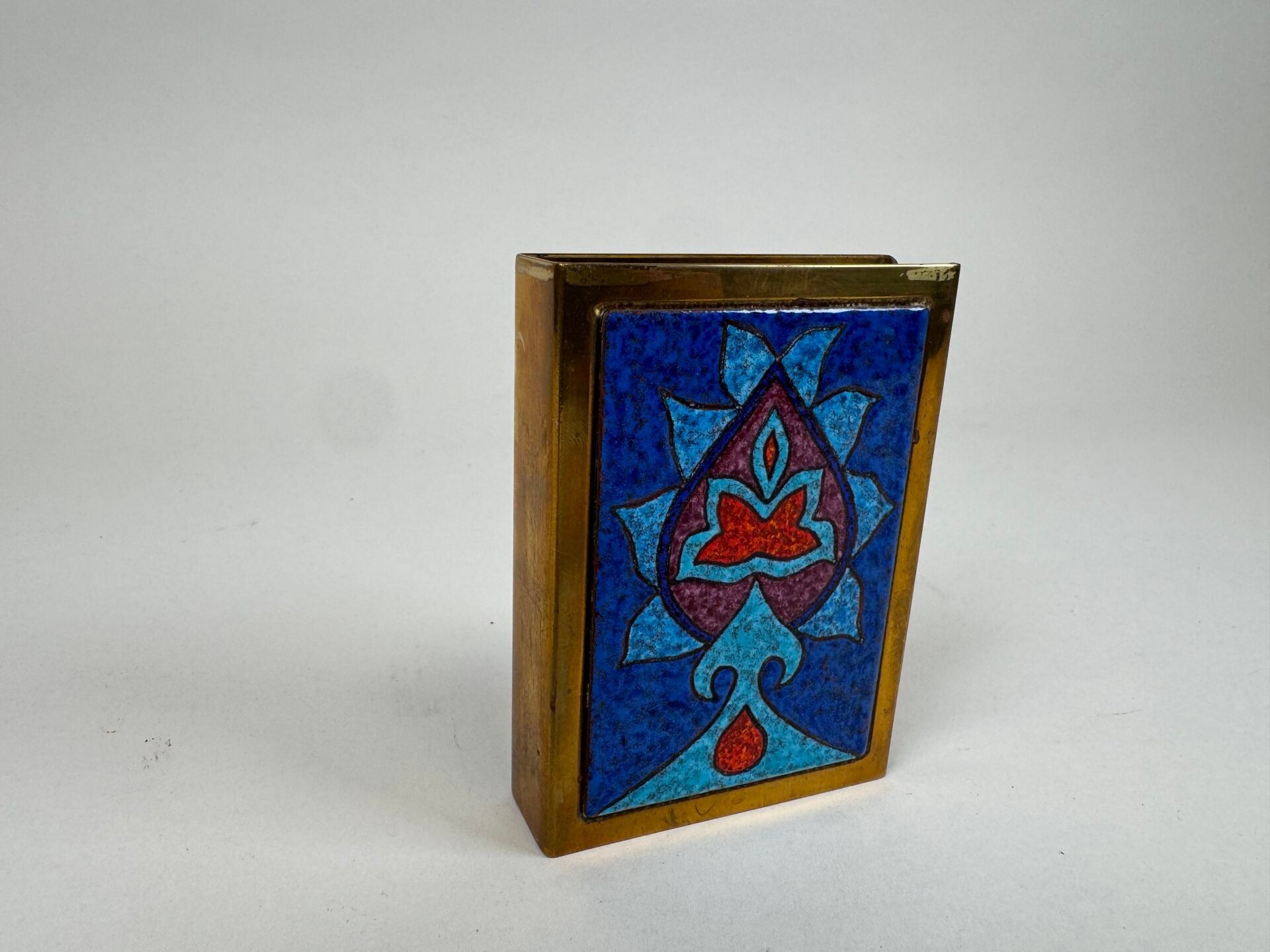 Objets d'art & Curiosités