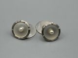 paire de boutons de manchette en argent et perles