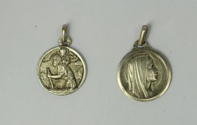 Deux médailles de baptème en argent : Sainte Marie et Saint …