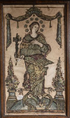 tableau représentant une femme tenant un oiseau dans la main, dans un cadre en bois