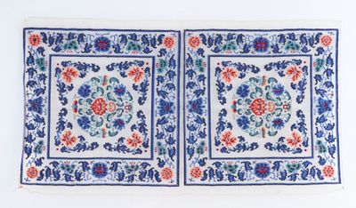 CHINE - XXe siècle Coussin non monté en gaze de soie blanche…