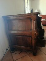 Commode tombeau de style Louis XV en chène, trois rangs de t… (photo 3)