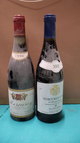 Lot de deux bouteilles de Mercurey 1er cru, un côté l’évêque 1996...