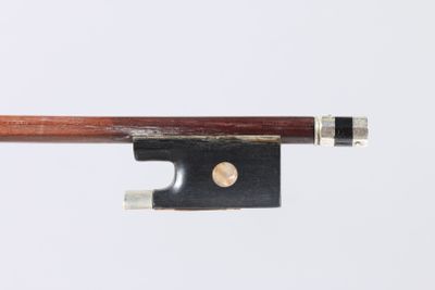 Archet de violon de Pierre CUNIOT (1839-1884), en bois de pe…