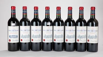 six bouteilles de vin rouge sont alignées