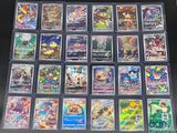 La collection de cartes Pokémon est exposée sur un fond noir.