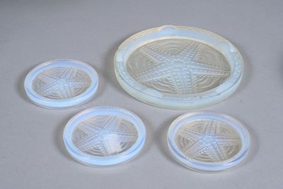 TRAVAIL FRANÇAIS " Etoile de mer ". Une assiette et trois so…