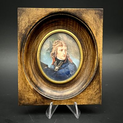 Miniature peinte sur papier représentant Napoléon Bonaparte …