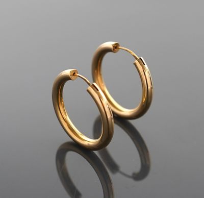 Paire de créoles creuses en or jaune 18k 750 millièmes de fo…