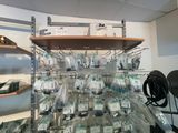 un vaste choix d'appareils électroniques dans un magasin