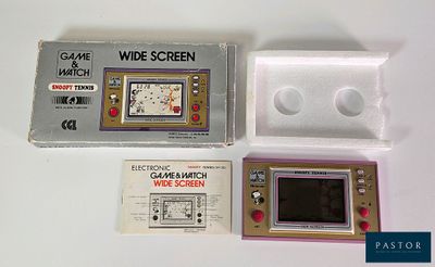 une console Game & Watch posée sur une table