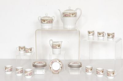 UC (Union Céramique), Limoges. Service en porcelaine blanche…