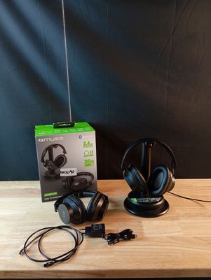 DH2040//Casque TV Muse PACK DEUX AVEC BASE DE CHARGEMENT ET …