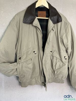 Expédition obligatoire - Blouson avec col cuir de marque Abe…
