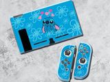 a nintendo wii controller and a nintendo wii game case