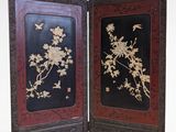 paire de panneaux de paravent chinois anciens, ornés de fleurs et d'oiseaux