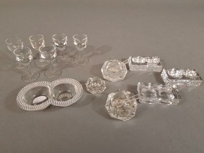 ART DE LA TABLE - Lot de verrerie comprenant six verres à li…