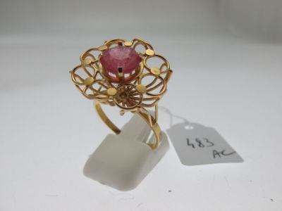 bague en tourmaline rose avec monture en filigrane d'or