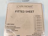 un sac de coton posé sur une table