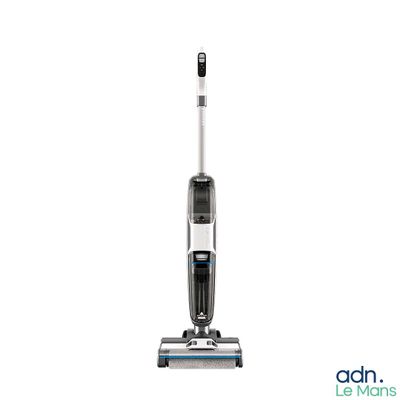 L'aspirateur sans fil est propre et prêt à être utilisé sur le sol.