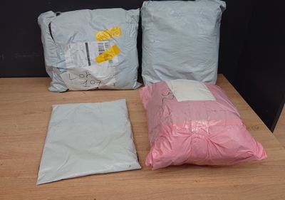 Lot de 4 colis Mystere (Retour Amazon,NPAI, Adresse incomple…