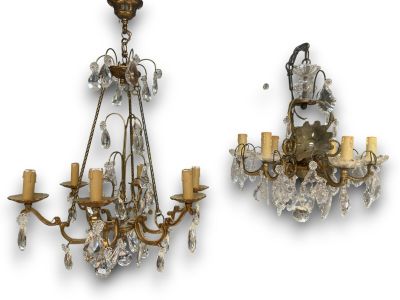Deux lustres à pendeloques
