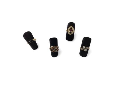 Trois bagues en or 18K Bague « Jonc » ornée d’onyx et brilla… - Photo 1