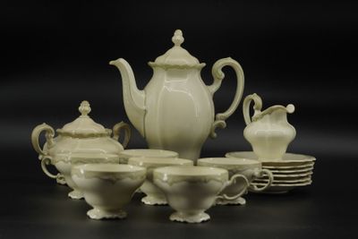 ROSENTHAL. Modèle Pompadour. Partie de service à café en por…