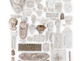 une image représentant un ensemble d'objets blancs posés sur une surface blanche
