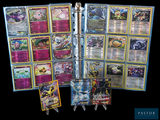 de nombreux types de cartes Pokémon exposées