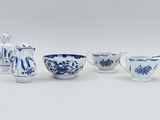 four pieces of blue and white porcelain teapots and cups