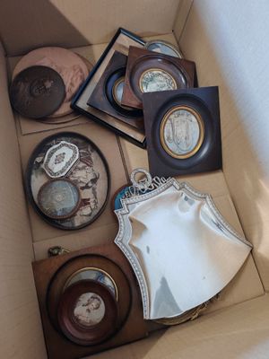 a box full of assorted items that are in it