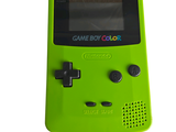 une image d'une console portable Game Boy Color verte