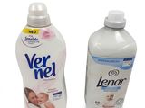 deux bouteilles de détergent et une bouteille de liquide