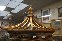 Belle vitrine vintage hexagonale avec toit en pagode - laque… (photo 3)