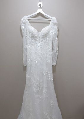 MARIAGE - Jolie robe de mariée forme sirène avec traîne en t…