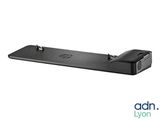 La station d'accueil pour ordinateur portable HP est fixée à l'arrière de l'ordinateur portable