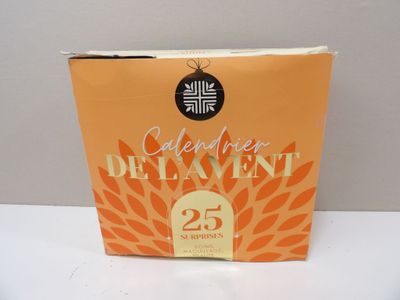 gros plan d'une boîte portant une étiquette