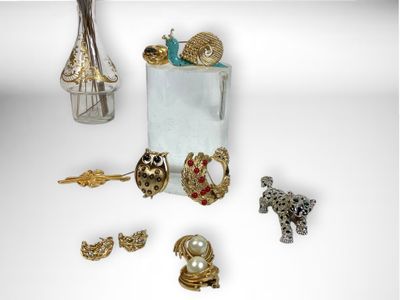 a lot of items that are sitting on a table