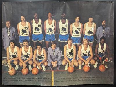 a picture of a basketball team that is posing for a picture