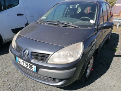 RENAULT SCENIC 1.9 DCI 130 CV 7 PLACES - Genre : VP - Carros…