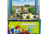 une vitrine Playmobil « City Life » avec une petite voiture
