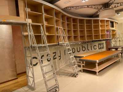 Très importante bibliothèque, structure stratifié chêne en f…