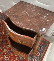 Commode d'entre deux ouvrant par trois tiroirs, en placage d… (photo 3)