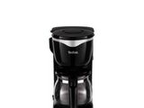 gros plan d'une cafetière sur fond blanc