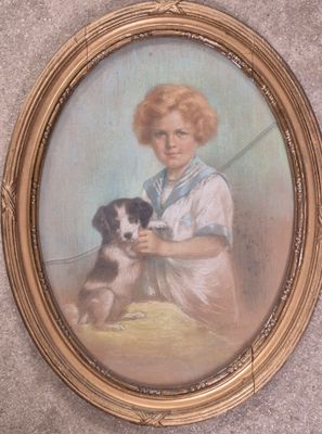 tableau représentant une jeune fille avec un chien, dans un cadre doré