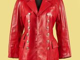 une veste en cuir rouge sur un mannequin, un mannequin, un mannequin, un mannequin, un mannequin, un mannequin, un mannequin, un mannequin, un mannequin, un mannequin, un mannequin, un mannequin, un mannequin, un mannequin, un mannequin, un mannequin, un mannequin, un mannequin, un mannequin, un mannequin, un mannequin, un mannequin, un mannequin, un mannequin, un mannequin, un mannequin, un mannequin, un mannequin, un mannequin, un mannequin, un mannequin, un mannequin, un