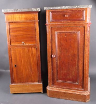 Lot de 2 tables de chevets en placage d'acajou, l'une ouvran…